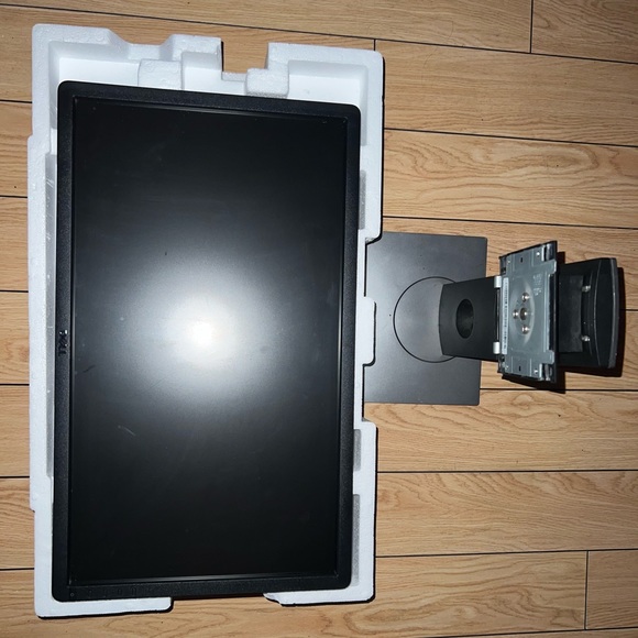 23" DELL LED MONITOR - Picture 1 of 5